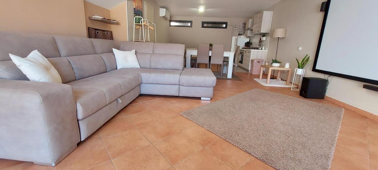Casa Vacanza A 11 Km Dall'Aeroporto Di Palermo Carini Exterior foto